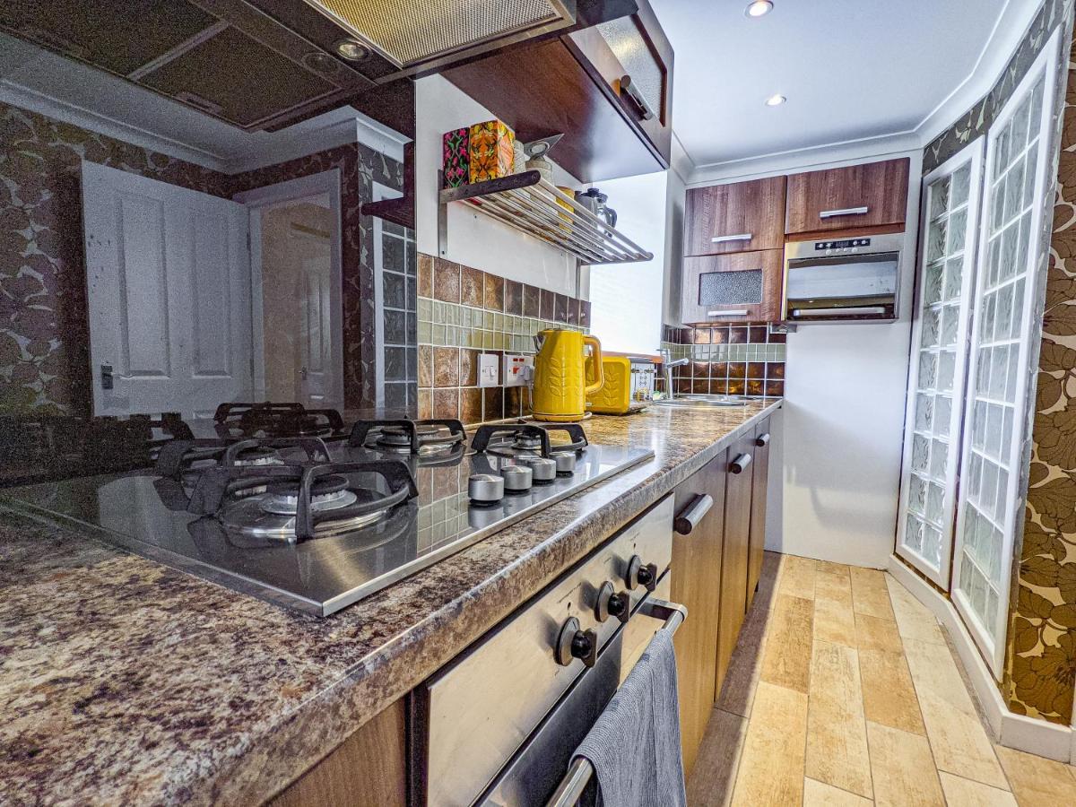 Apartamento Beautiful Listed Flat With Private Garden, Birnam Exterior foto